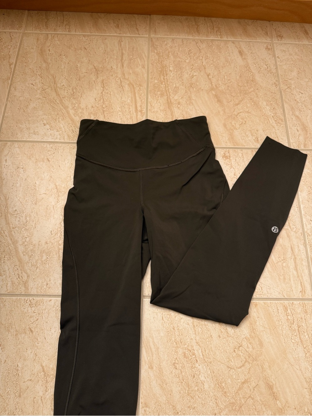 Lululemon Olive/Dark Green/Army color High-Rise Cropped Leggings